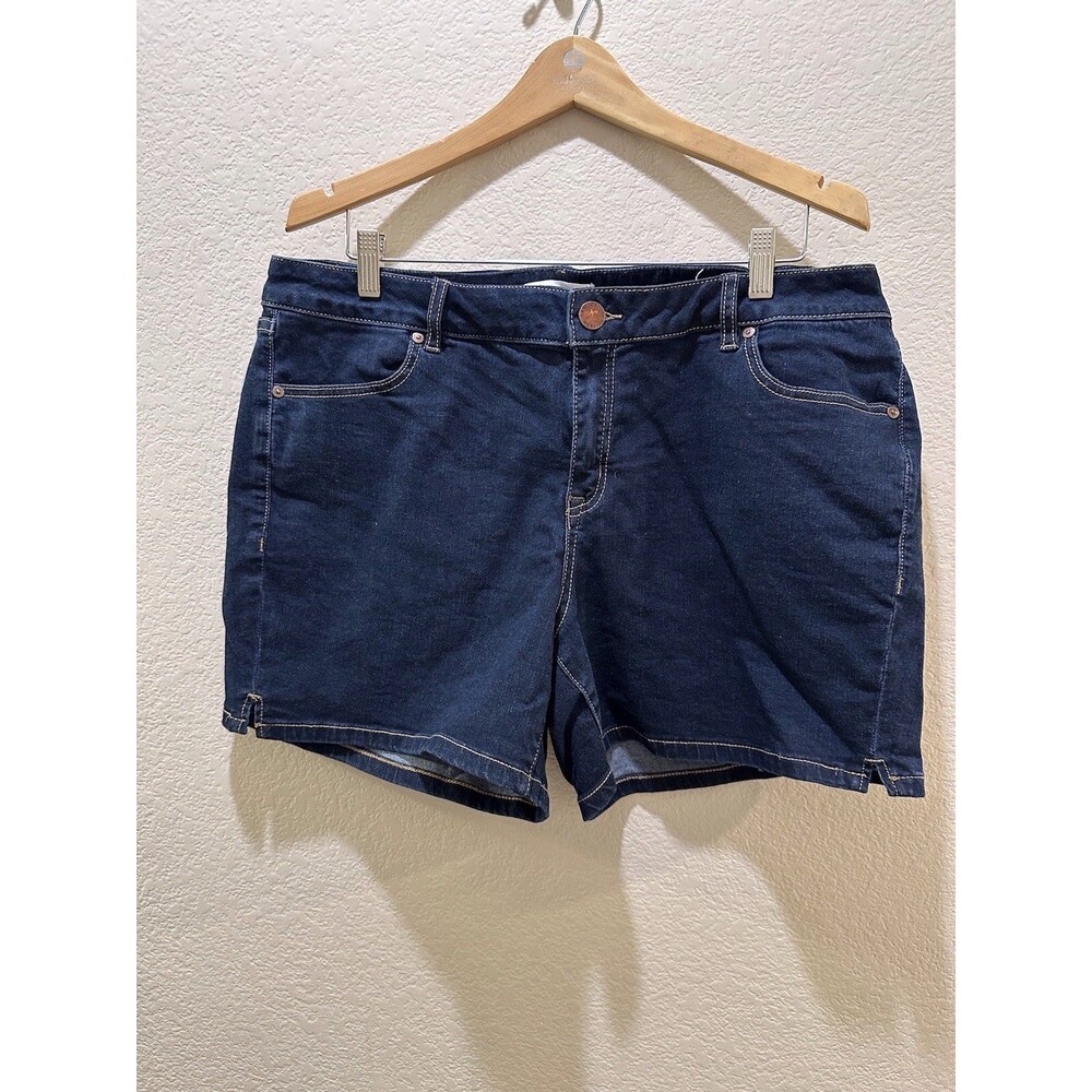 Lane Bryant Denim Mid Rise Essential Stretch Girlfriend Shorts Dark Wash Size 16